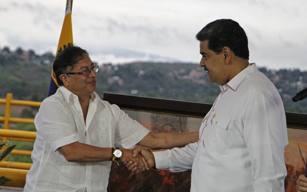 Gustavo Petro viajará Nicolás Maduro
