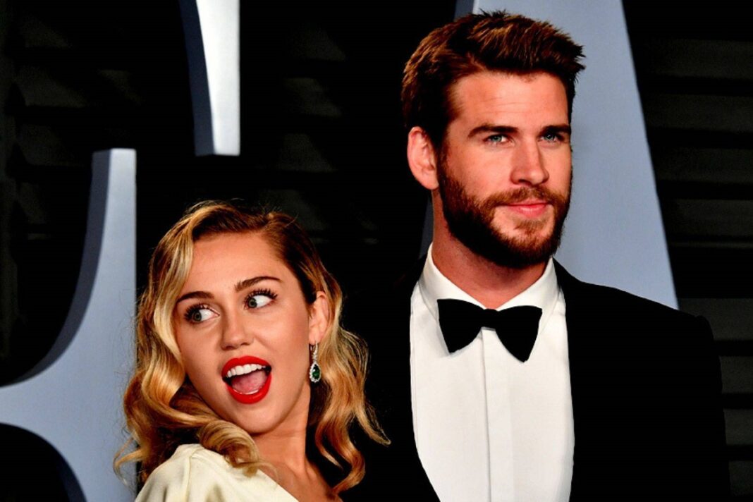 Liam Hemsworth demandar Miley Cyrus