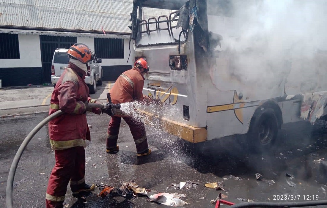 Caracas unidad transporte público incendió