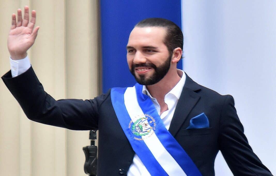 presidente de El Salvador insignia twitter