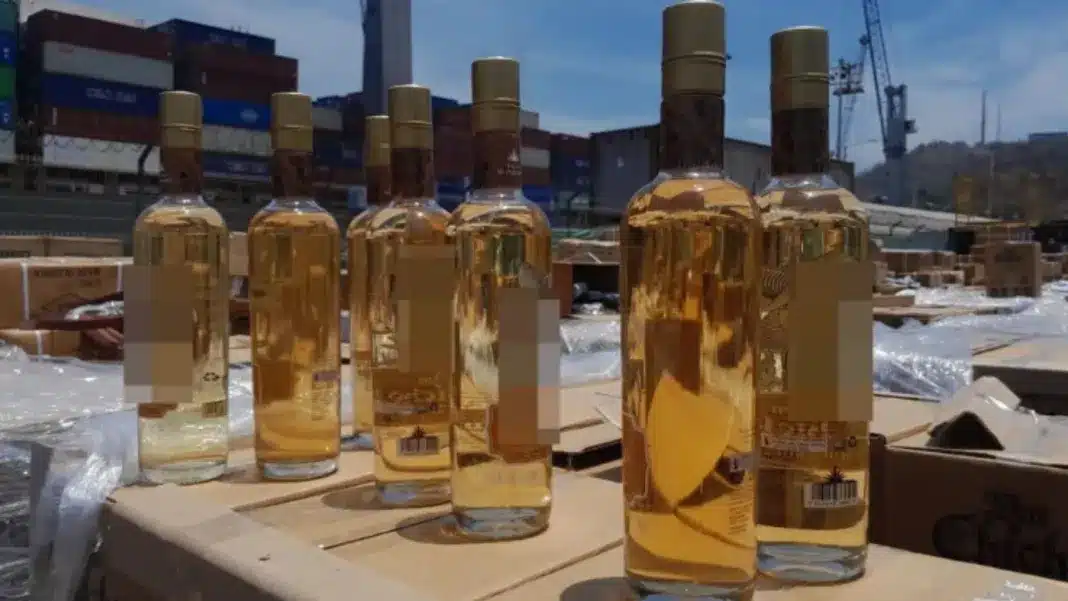 incautan metanfetamina botellas tequila