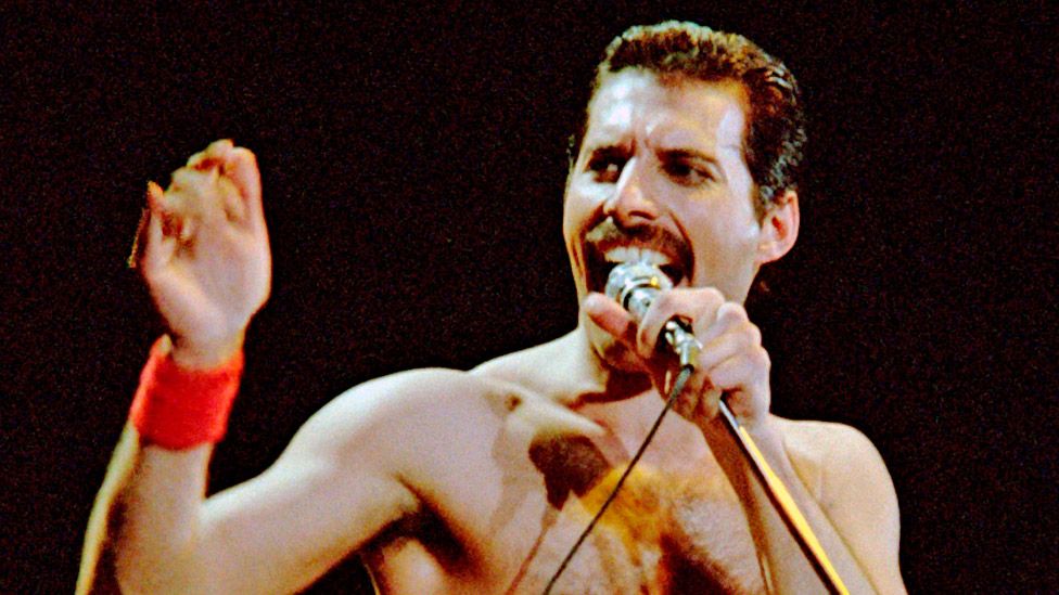 Subastarán objetos Freddie Mercury