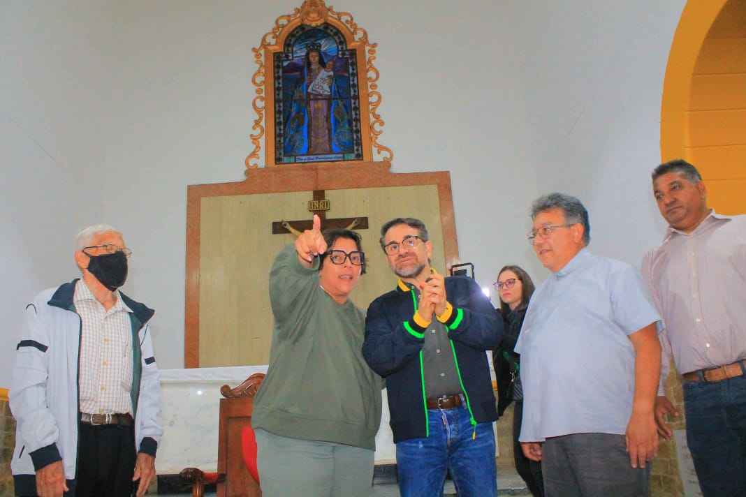 Lacava González entregaron Santuario Begoña