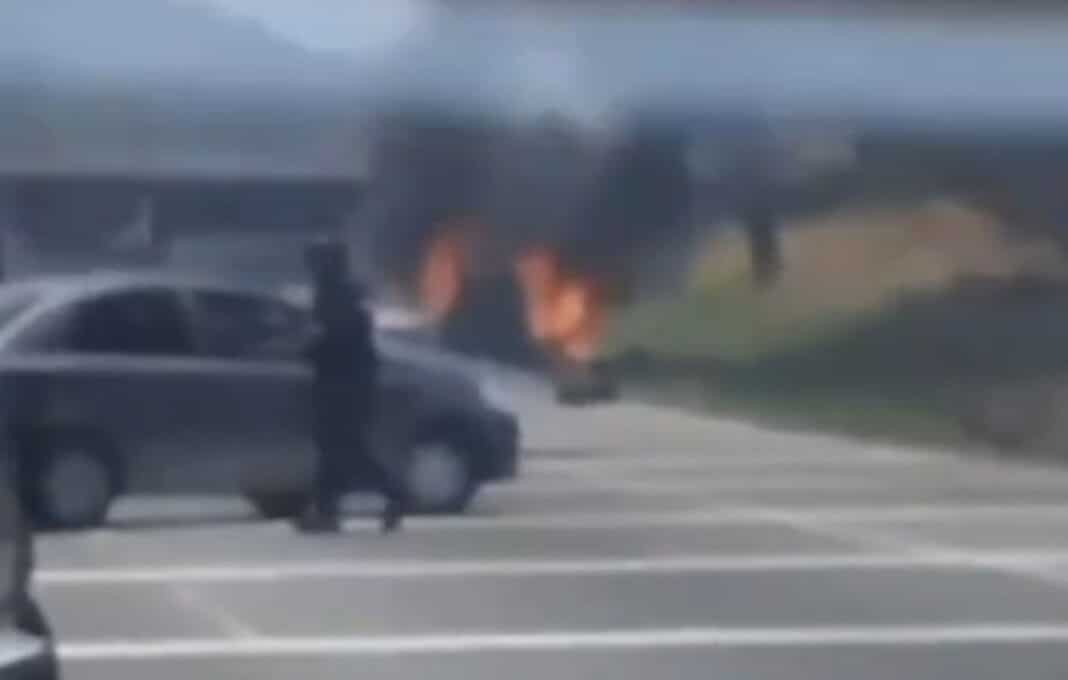 vehículo incendió autopista Bárbula-Guacara