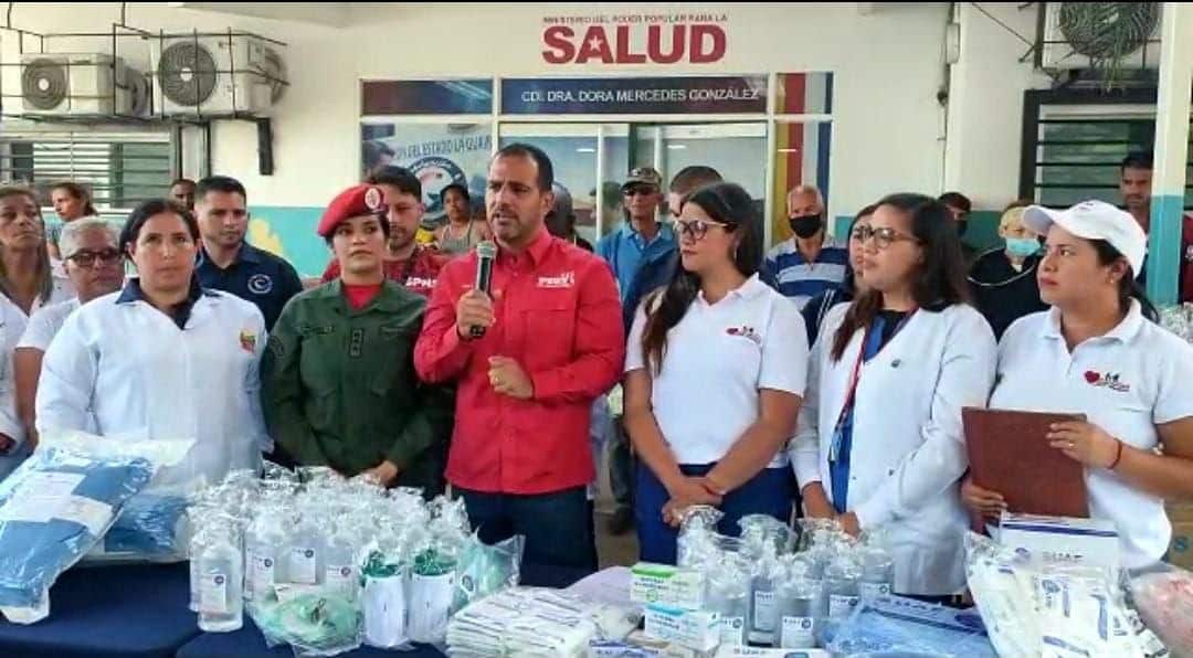 insumos médicos cinco Hospitales La Guaira