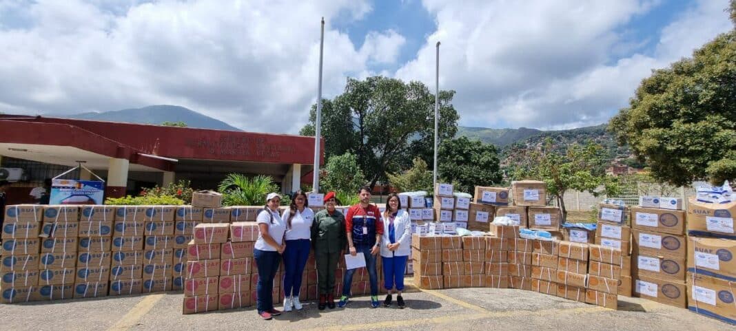 insumos médicos cinco Hospitales La Guaira