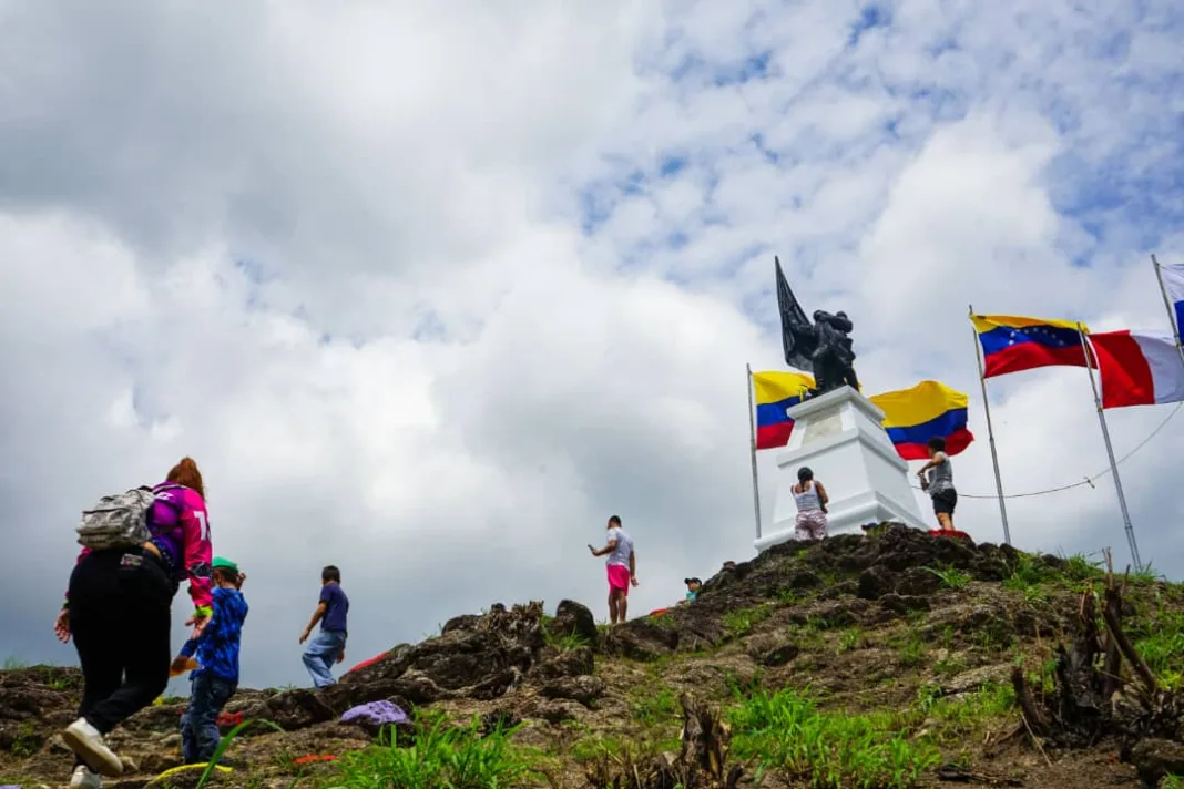 reinauguró monumento girardot