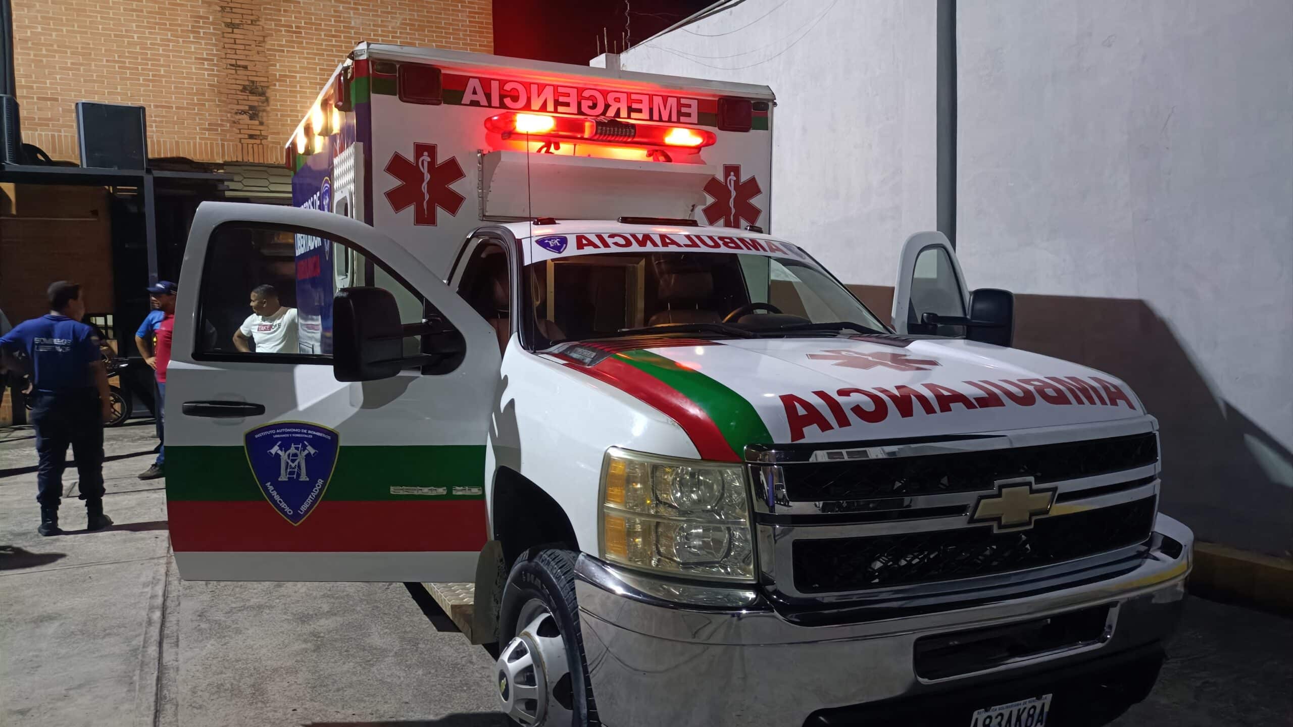 ambulancia equipos Bomberos Libertador