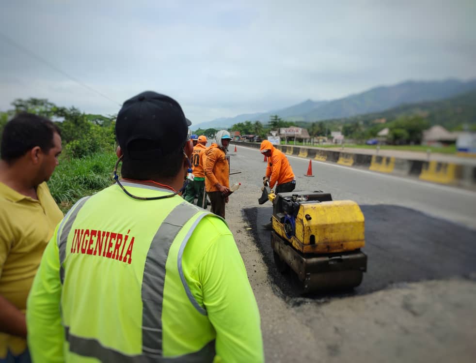 Invialca mantenimiento Autopista Cimarrón Andresote 