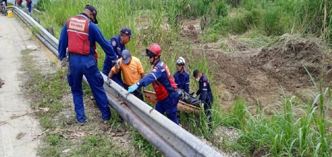 Investigan cadáver mujer río Tuy
