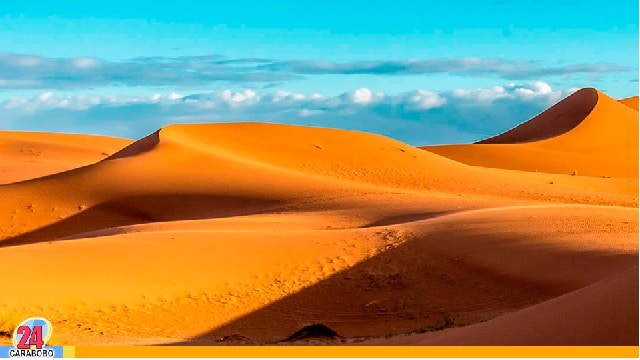 El extraño barco en el desierto - El extraño barco en el desierto