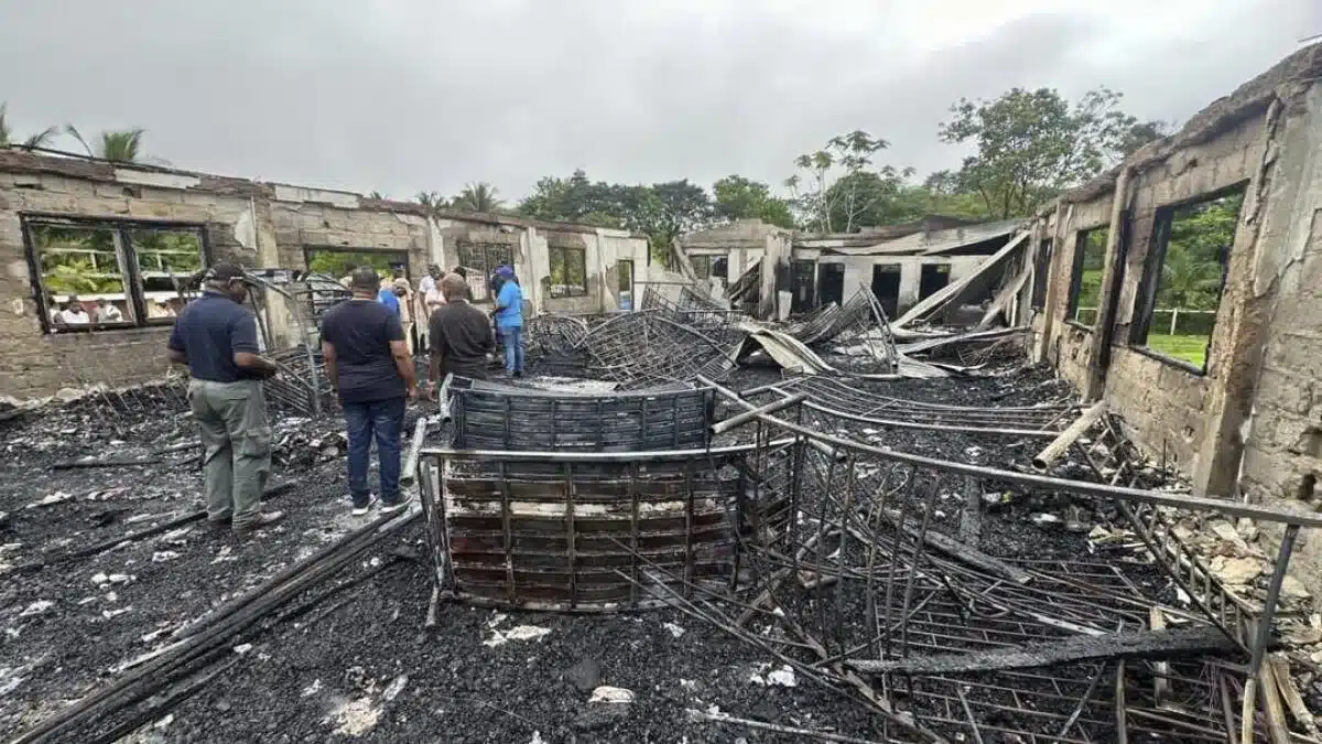 Incendio investigan 19 niños muertos Niño Guayana