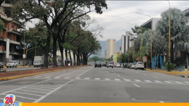 Conducir en la avenida Bolívar de Valencia -Conducir en la avenida Bolívar de Valencia