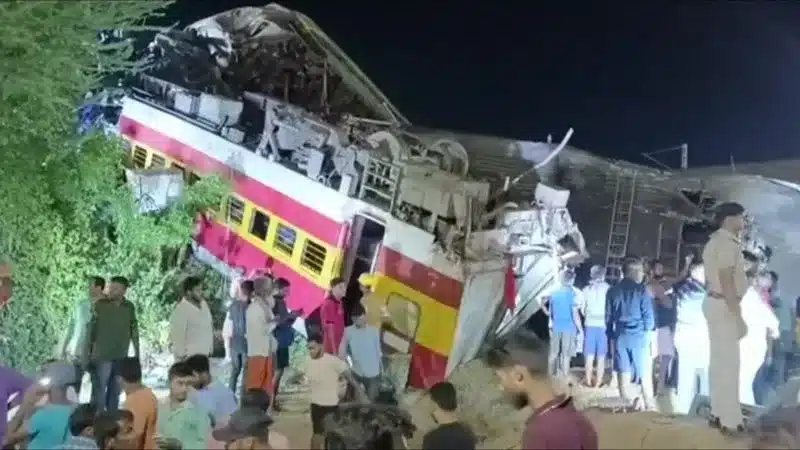 accidente-tren-de-india-1