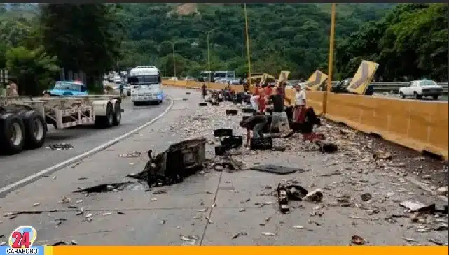 Siniestro vial en la Autopista Valencia Puerto Cabello - Siniestro vial en la Autopista Valencia Puerto Cabello