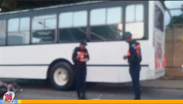 Choque de autobús y moto en Guacara - Choque de autobús y moto en Guacara