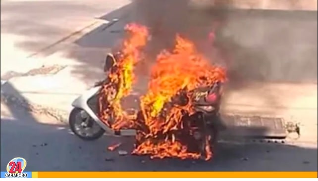 incendio de una moto en Guacara - incendio de una moto en Guacara