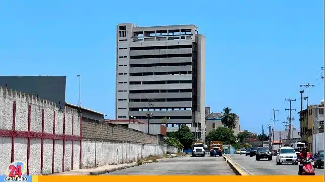Torre Progreso en Puerto Cabello - Torre Progreso en Puerto Cabello