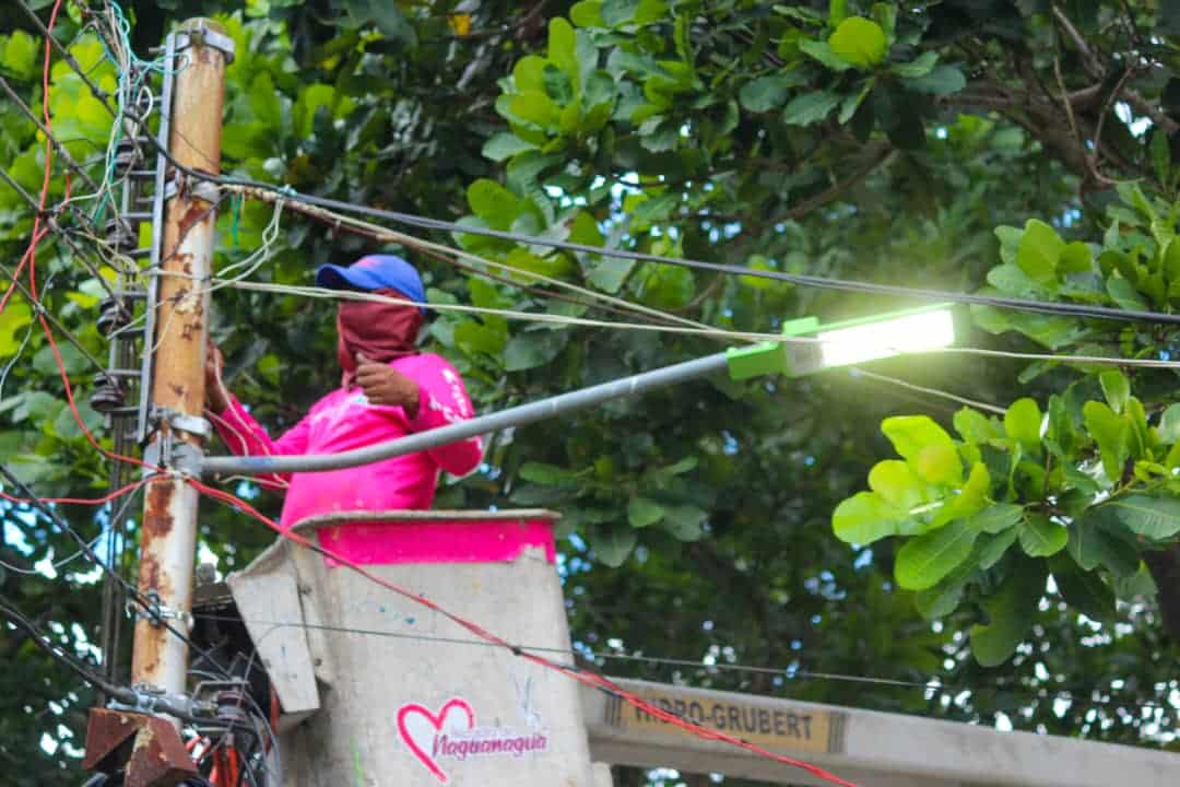 Instalan lámparas LED en Colinas de Girardot y Quintas del Norte