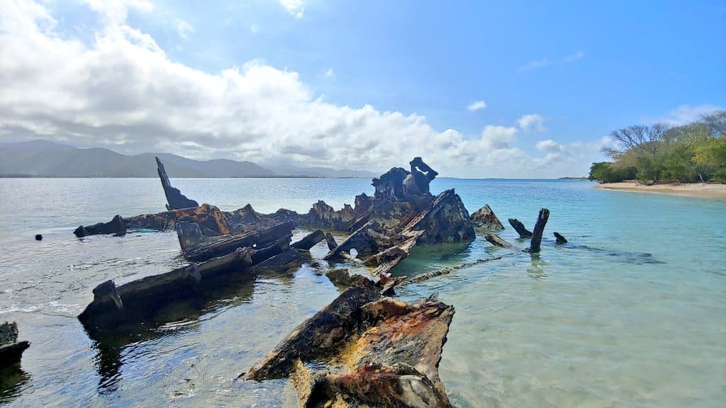 barcos hundidos en Isla Larga - barcos hundidos en Isla Larga