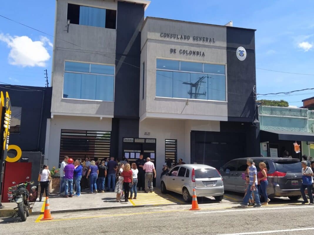 Inicia atención del Consulado de Colombia en San Cristóbal