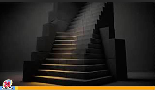 La escalera de emergencia - La escalera de emergencia