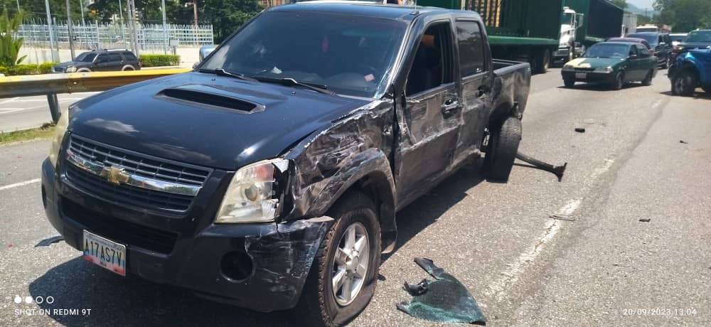 Lesionados en accidente en la Autopista del Este - Lesionados en accidente en la Autopista del Este