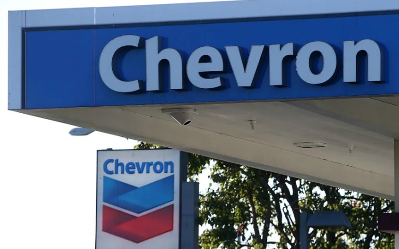 chevron compra rivales petróleo