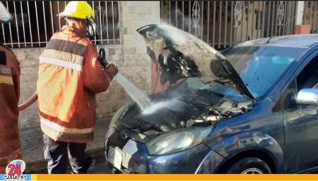 Incendio de un automóvil en Puerto Cabello - Incendio de un automóvil en Puerto Cabello