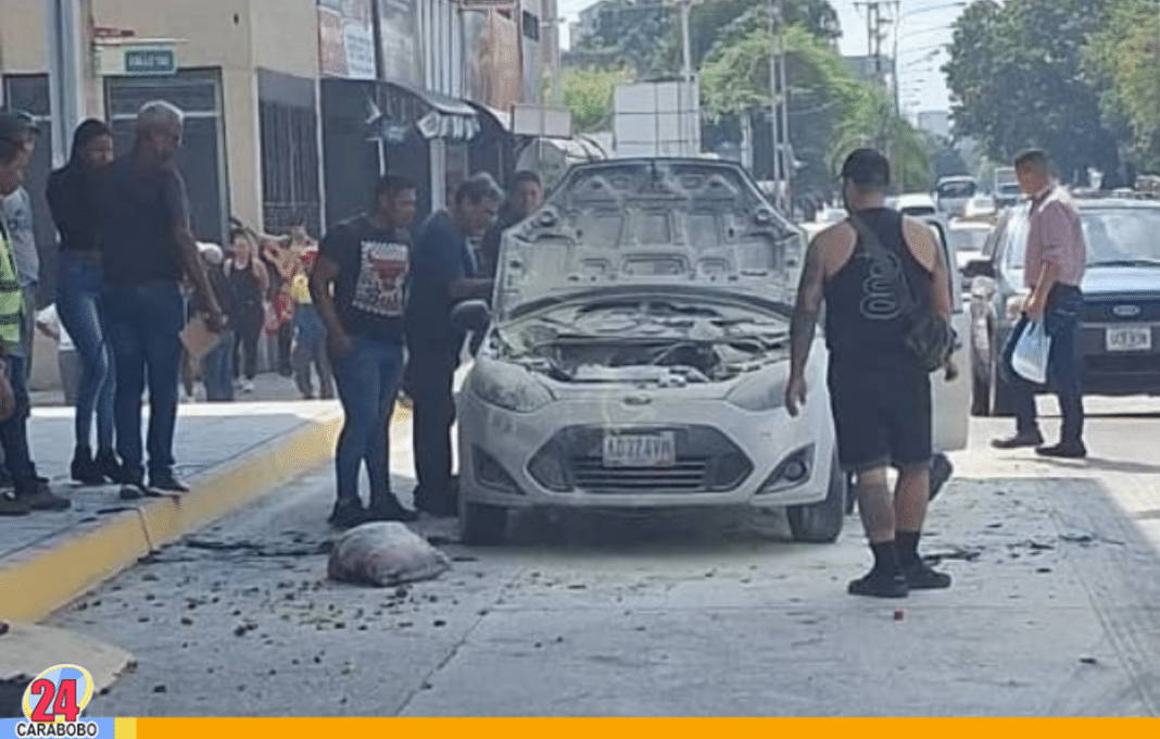 Dos vehículos en incendiados en Valencia