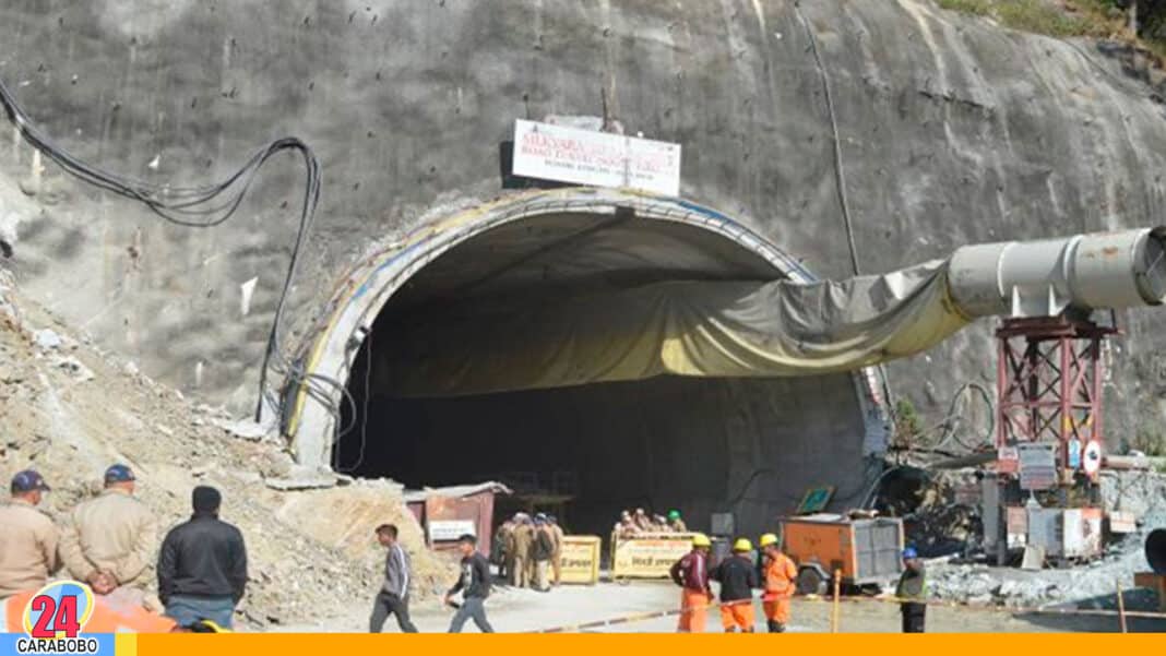 obreros-atrapados-túnel-India