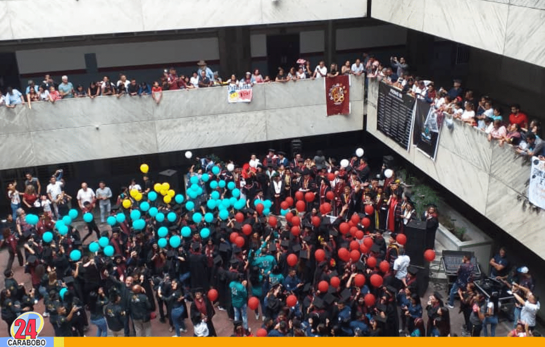 Marcha Triunfal en el Campus Bárbula de la UC