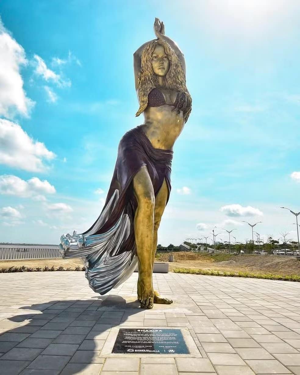 La estatua de Shakira - La estatua de Shakira