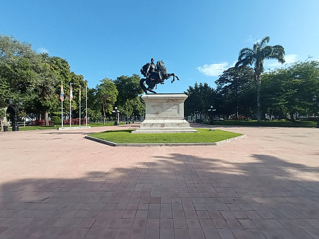 Plaza Bolívar de Maracay en enero - Plaza Bolívar de Maracay en enero