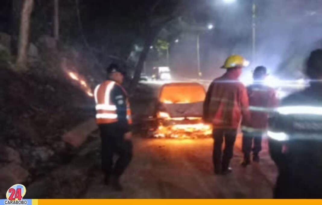 Vehículo incendiado en Carabobo