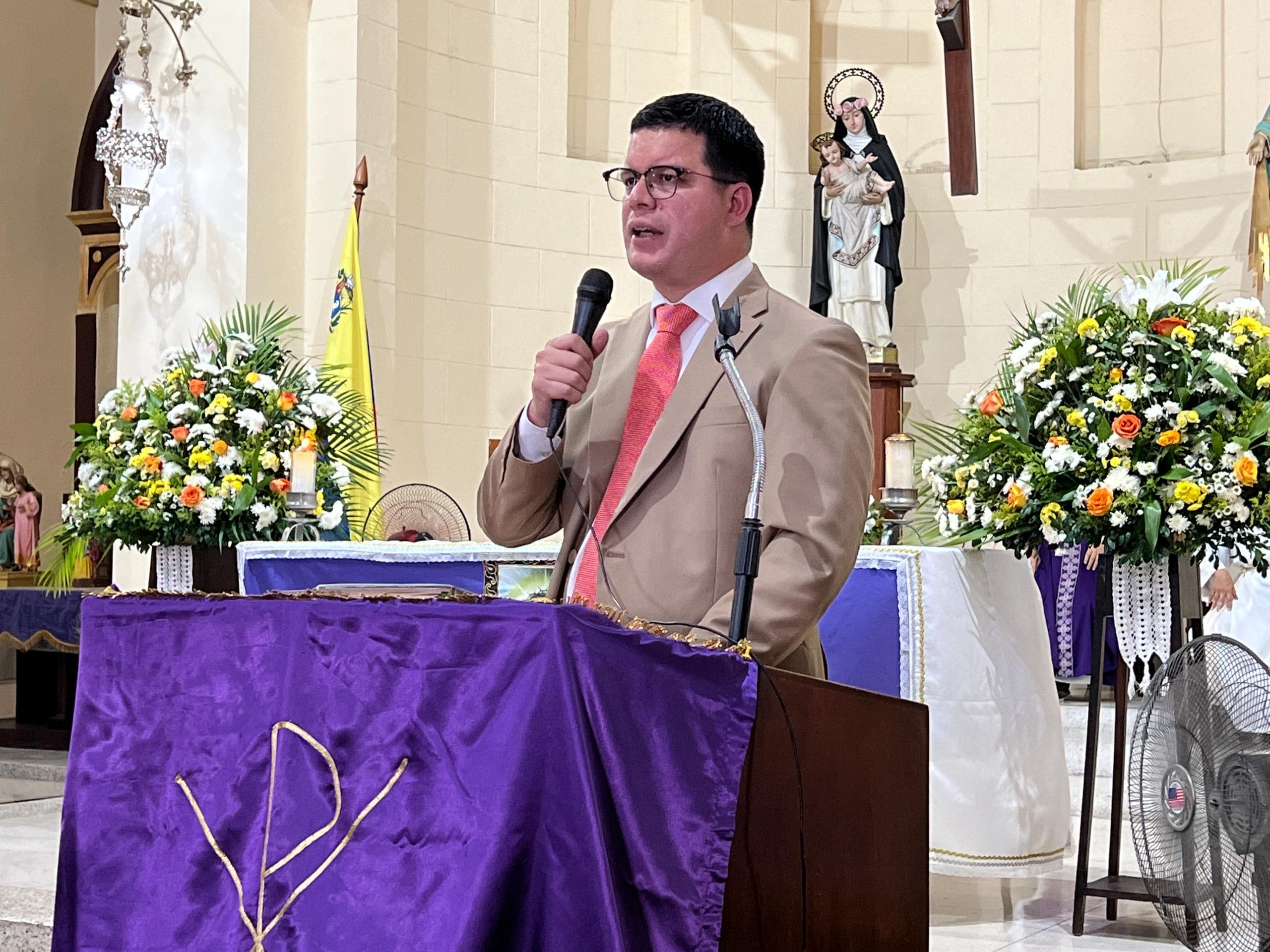 Alcalde Fuenmayor celebró rehabilitación de la iglesia Santa Rosa