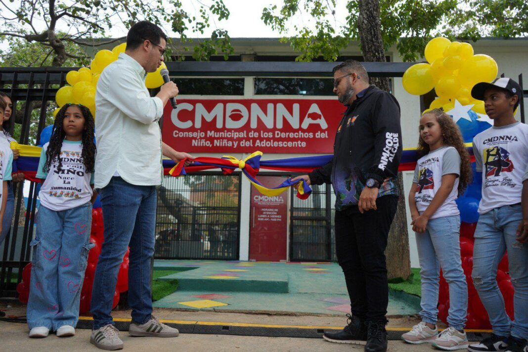Alcalde Fuenmayor reinauguró sede del CMDNNA en Valencia
