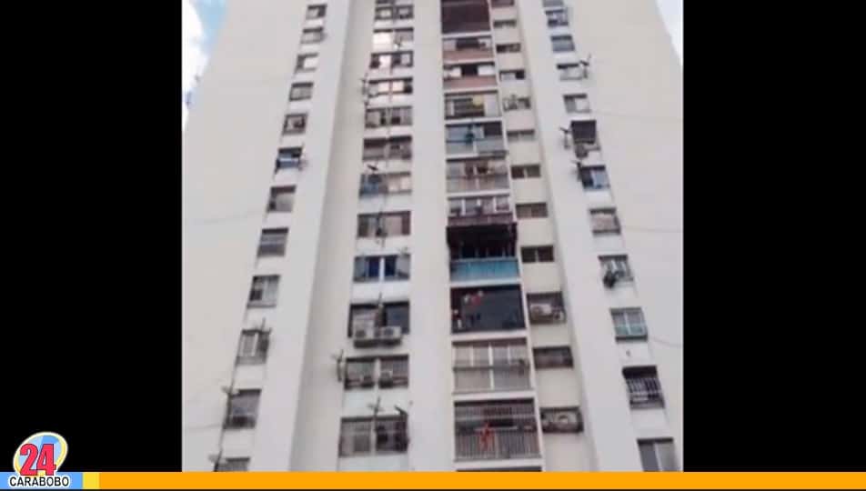 Hombre se lanzó de un edificio en Caracas - Hombre se lanzó de un edificio en Caracas