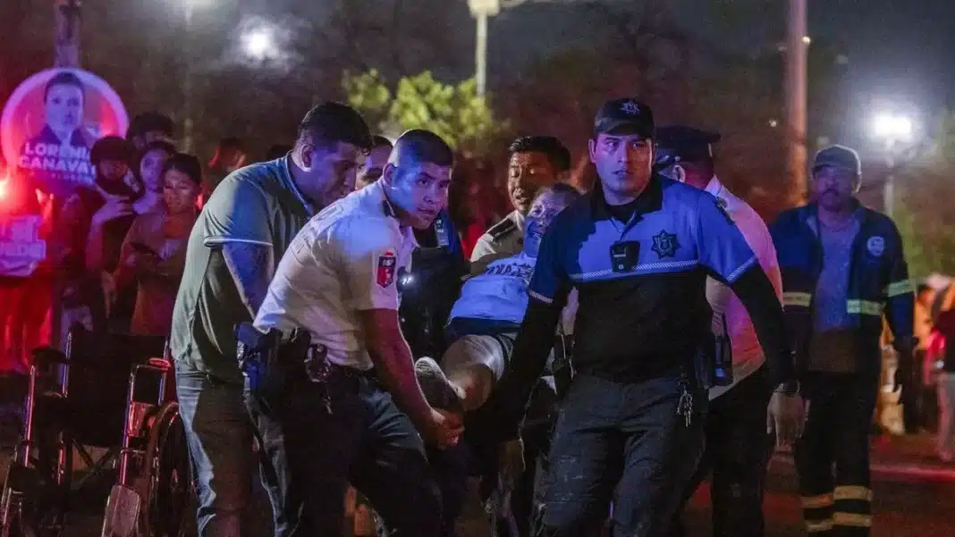 Escenario se desplomó durante acto político en México: 9 muertos y 60 heridos (+VIDEOS)