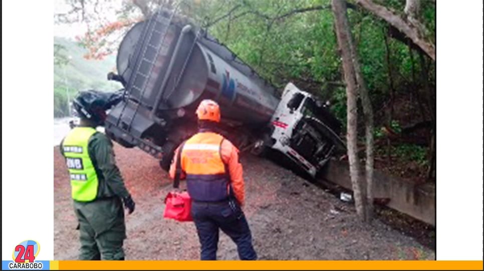 Cisterna de gasolina volcó en la AGMA