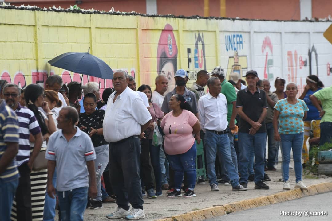 La gente salió a votar en Carabobo - La gente salió a votar en Carabobo