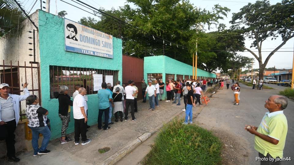 La gente salió a votar en Carabobo - La gente salió a votar en Carabobo