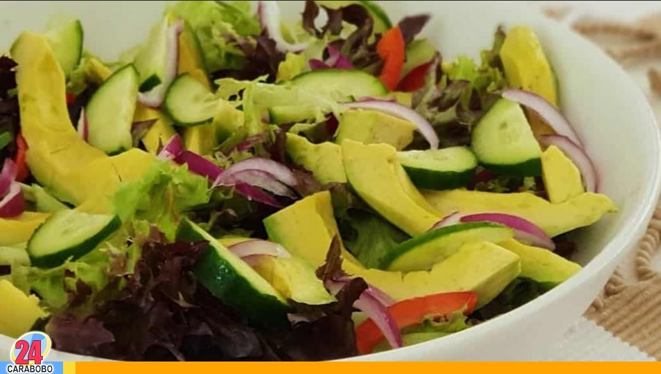 Rica ensalada de aguacate