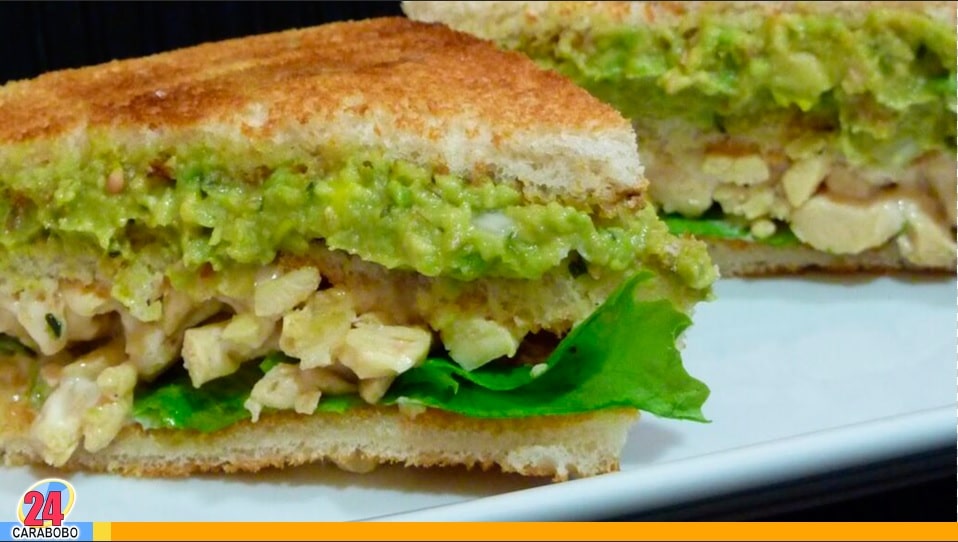 Sándwich de aguacate y pollo - Sándwich de aguacate y pollo