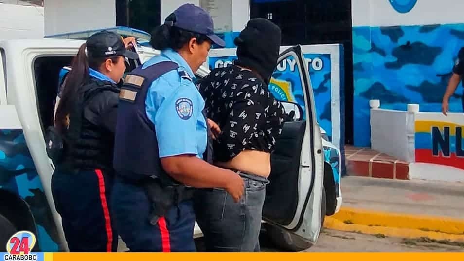 Sospechosa de hurto en Sambil La Candelaria