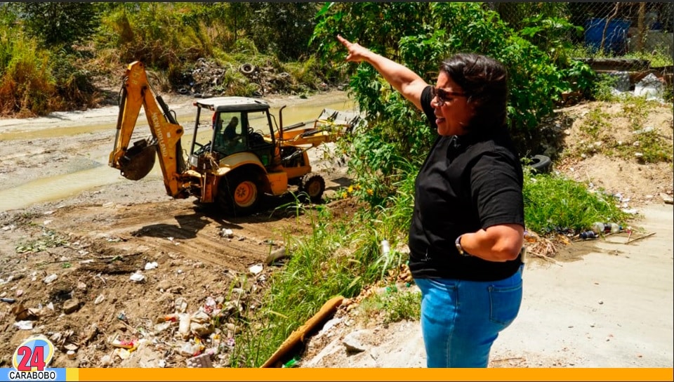 Saneamiento de los canales en Naguanagua