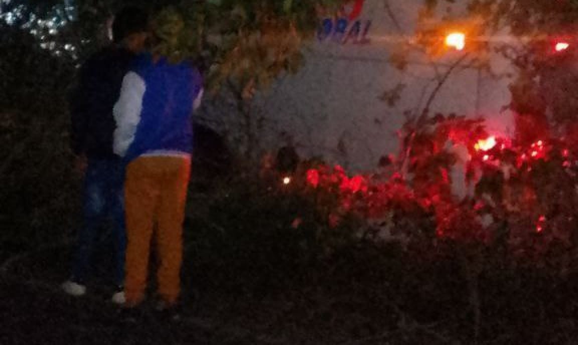 Choque entre un autobús y un camión