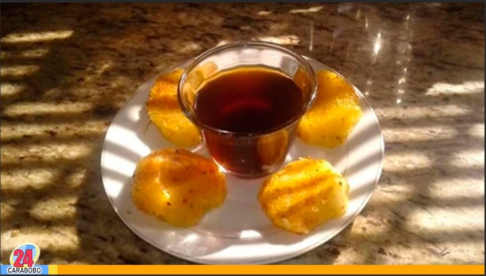 buñuelos de yuca con papelón venezolano