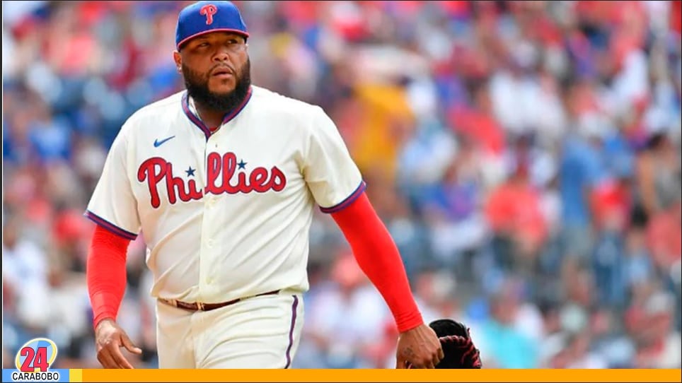 Lanzador venezolano José Alvarado suspendido
