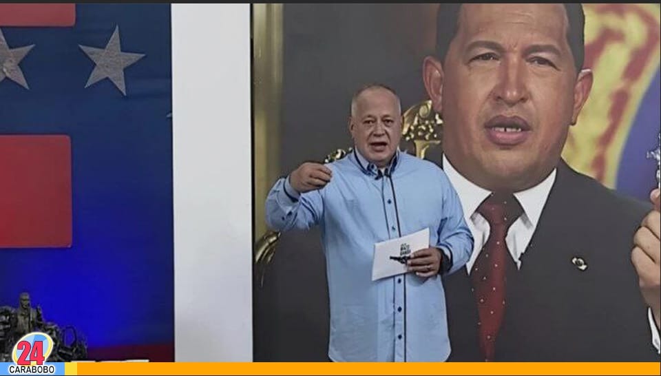 Personas que salieron de la embajada argentina